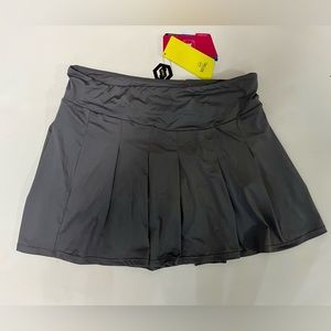 NWT Northhill Gray White Stretch Skorts
